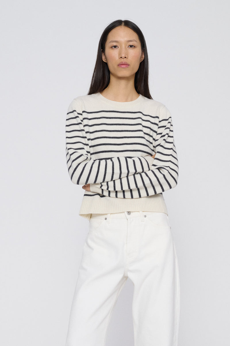Sweter Classic 02